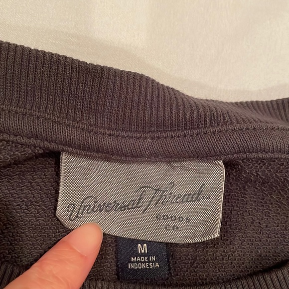 Universal Thread Fleece Sweatshirt Size Medium - Picture 2 of 5